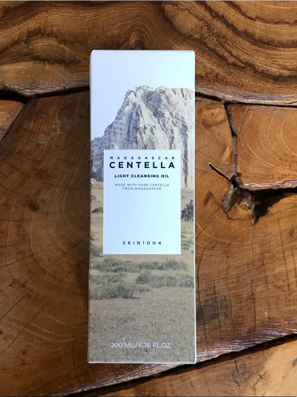 Skin1004 Madagascar Centella Light Cleansing Oil — White